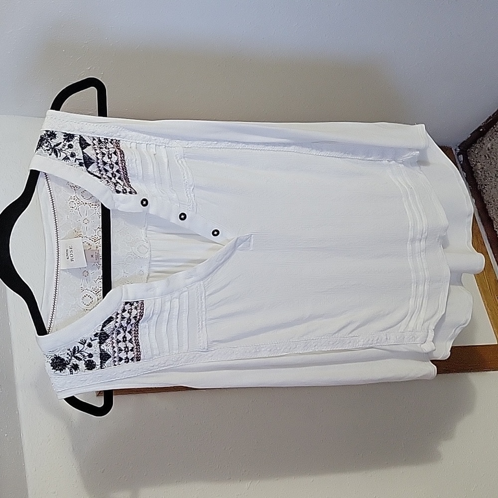 White tank with lace and embroidery
